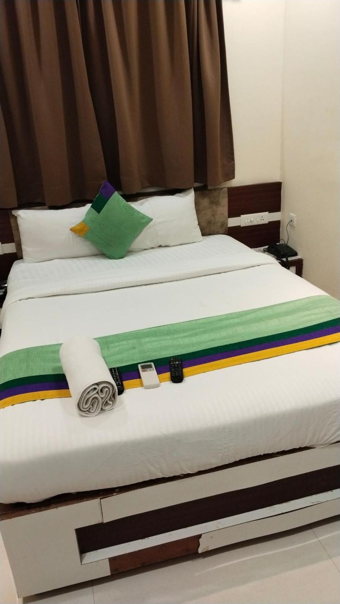 Restr Inn Ναγκπούρ Εξωτερικό φωτογραφία